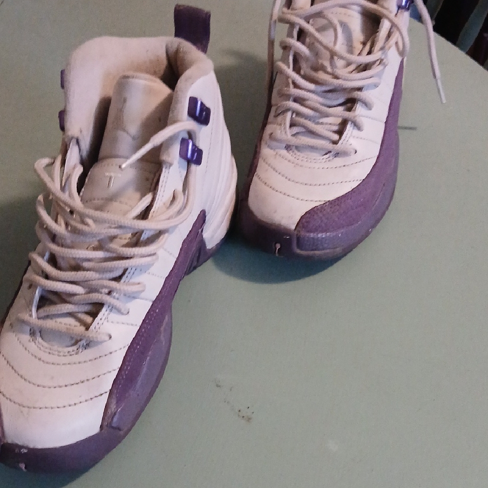 Jordan Kids 4.5 Or 6 Wpmens Sneakers in Cream and Purple